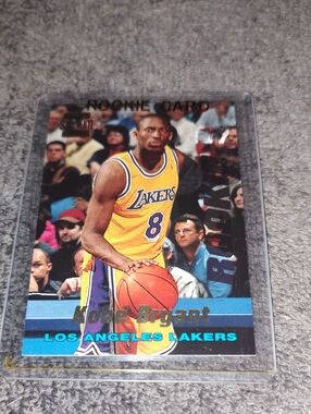 Topps Los Angeles Lakers Yellow Purple Kobe Bryant Rookie Card